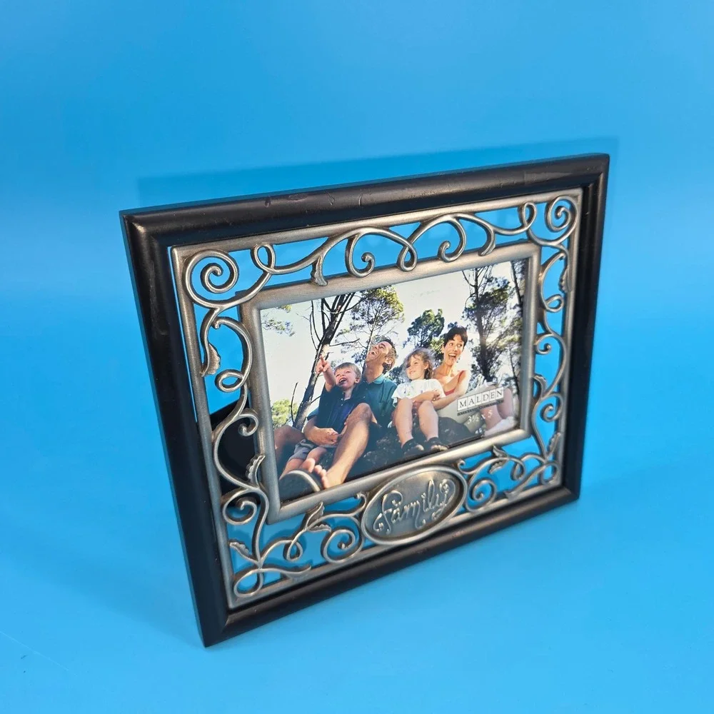 Malden‎ Family Picture Frame Silver Filigree Black Border 3.5x5 Tabletop Display